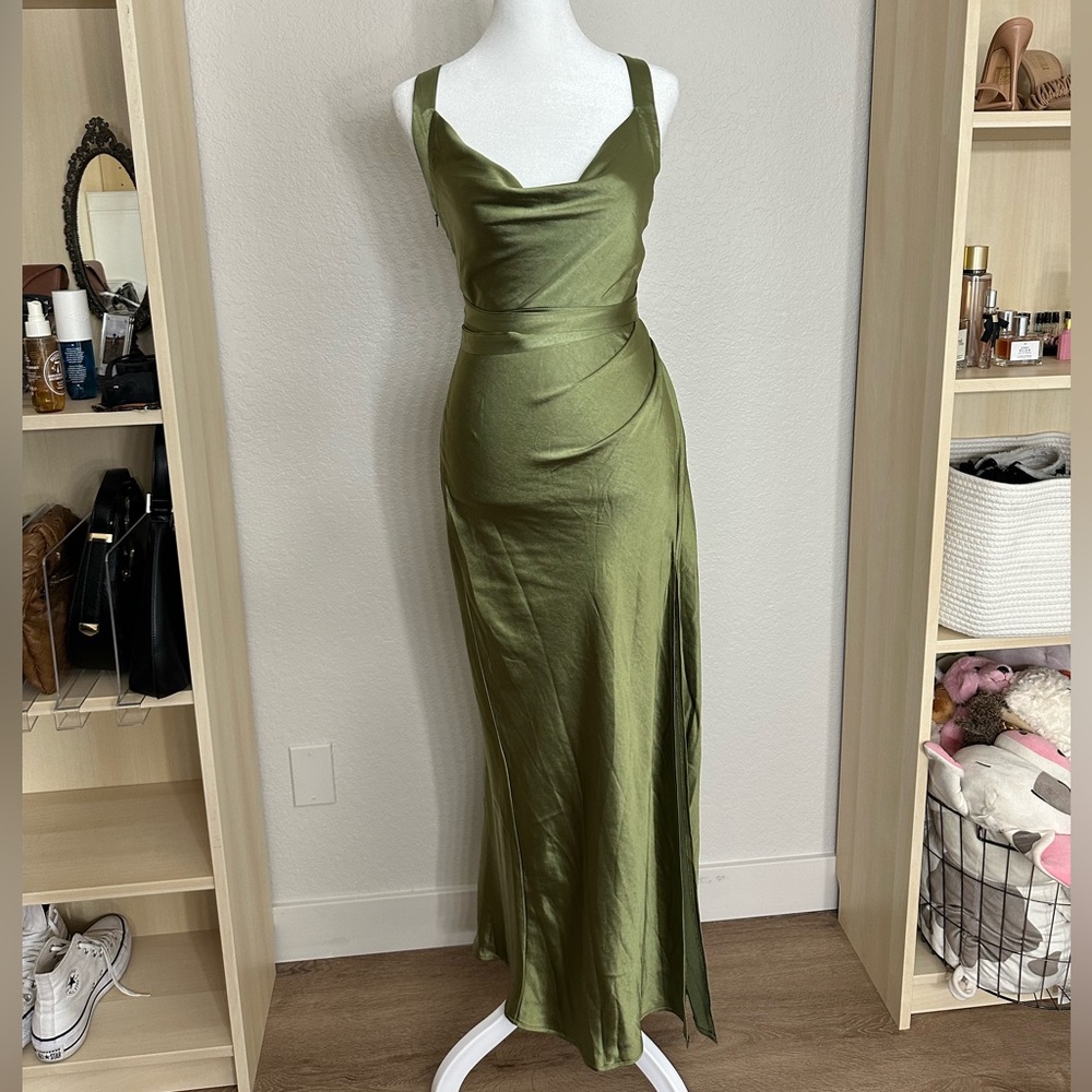 Elegant Green Satin Evening Dress
